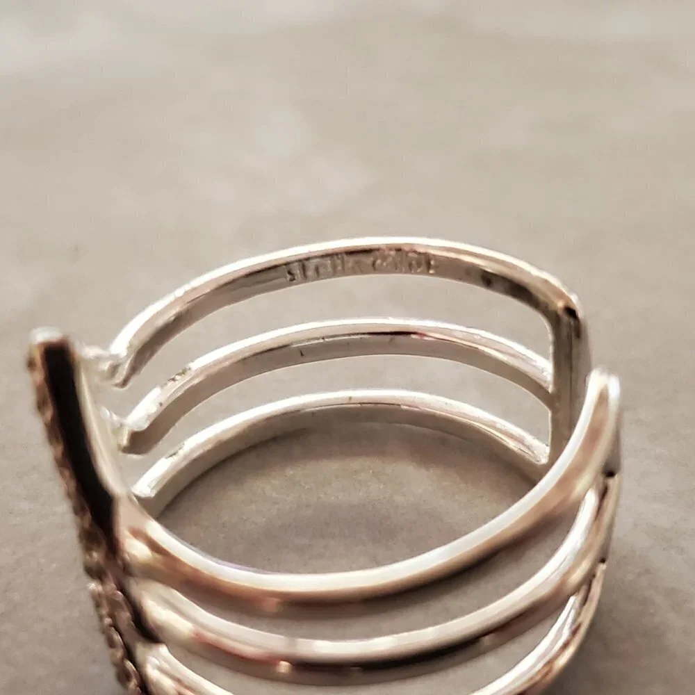 ✨ Stella & Dot Silver Rhinestones Crystals Pave Modern Minimalist ring Size 6 ✨